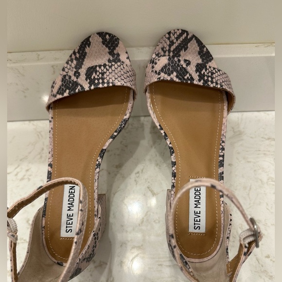 Steve Madden Irenee Block Heel Snakeskin Sandals 7 - Picture 5 of 12